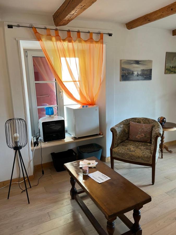 Chambre Papillon Avec Acces Terasse La Neuveville Buitenkant foto