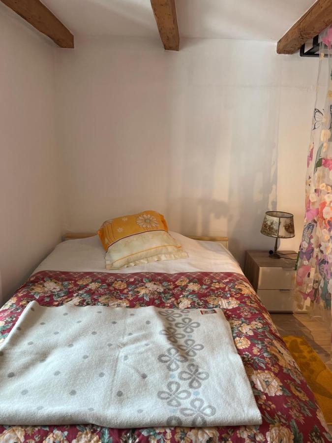 Chambre Papillon Avec Acces Terasse La Neuveville Buitenkant foto