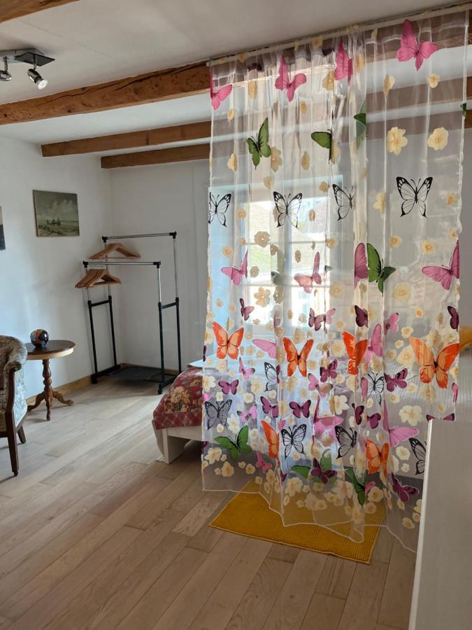 Chambre Papillon Avec Acces Terasse La Neuveville Buitenkant foto